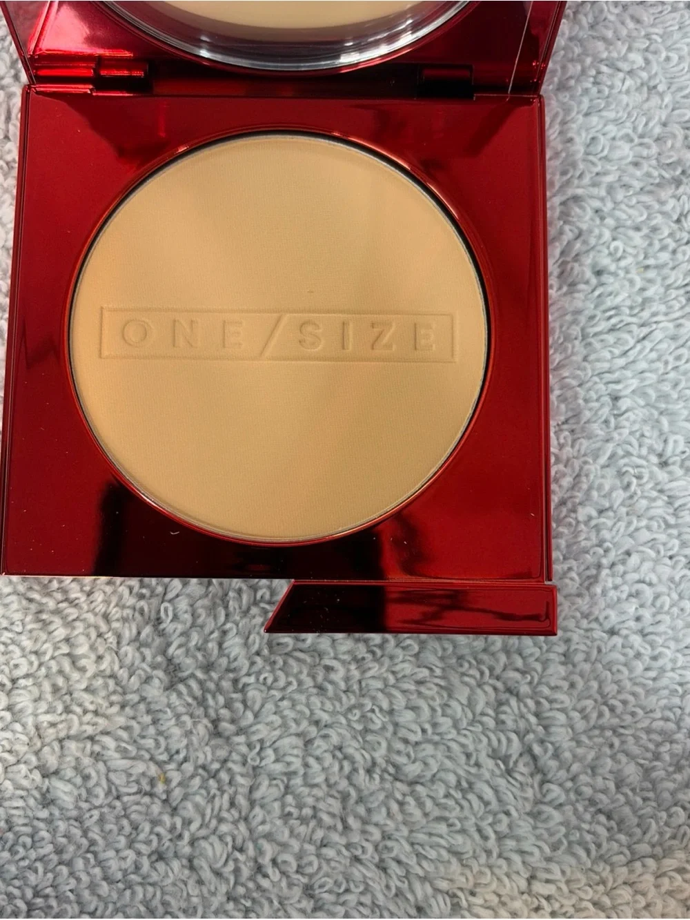 ONE/SIZE VERSATILE Foundation Powder Medium-Tan 5(G) golden undertones. EC0100